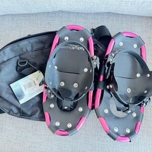 Lucky Bums Youth Pink and Black Snowshoes